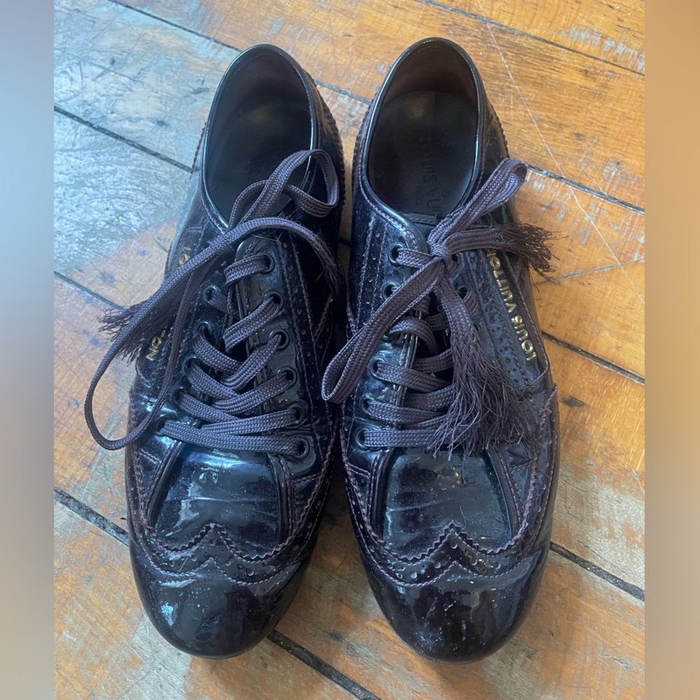 Louis Vuitton Womens Dark Brown Purple Patent Leather Wingtip Sneakers 37.5 7.5